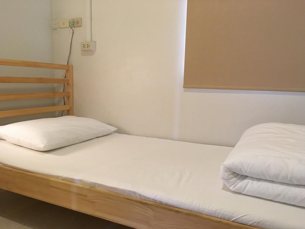Хостел Rest 3 Бангкок Экстерьер фото